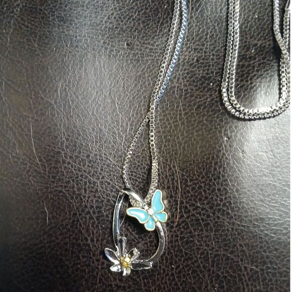 925 Sterling Silver Teardrop Blue Enamel Butterfly & Daisy Flower Necklace - Picture 6 of 10